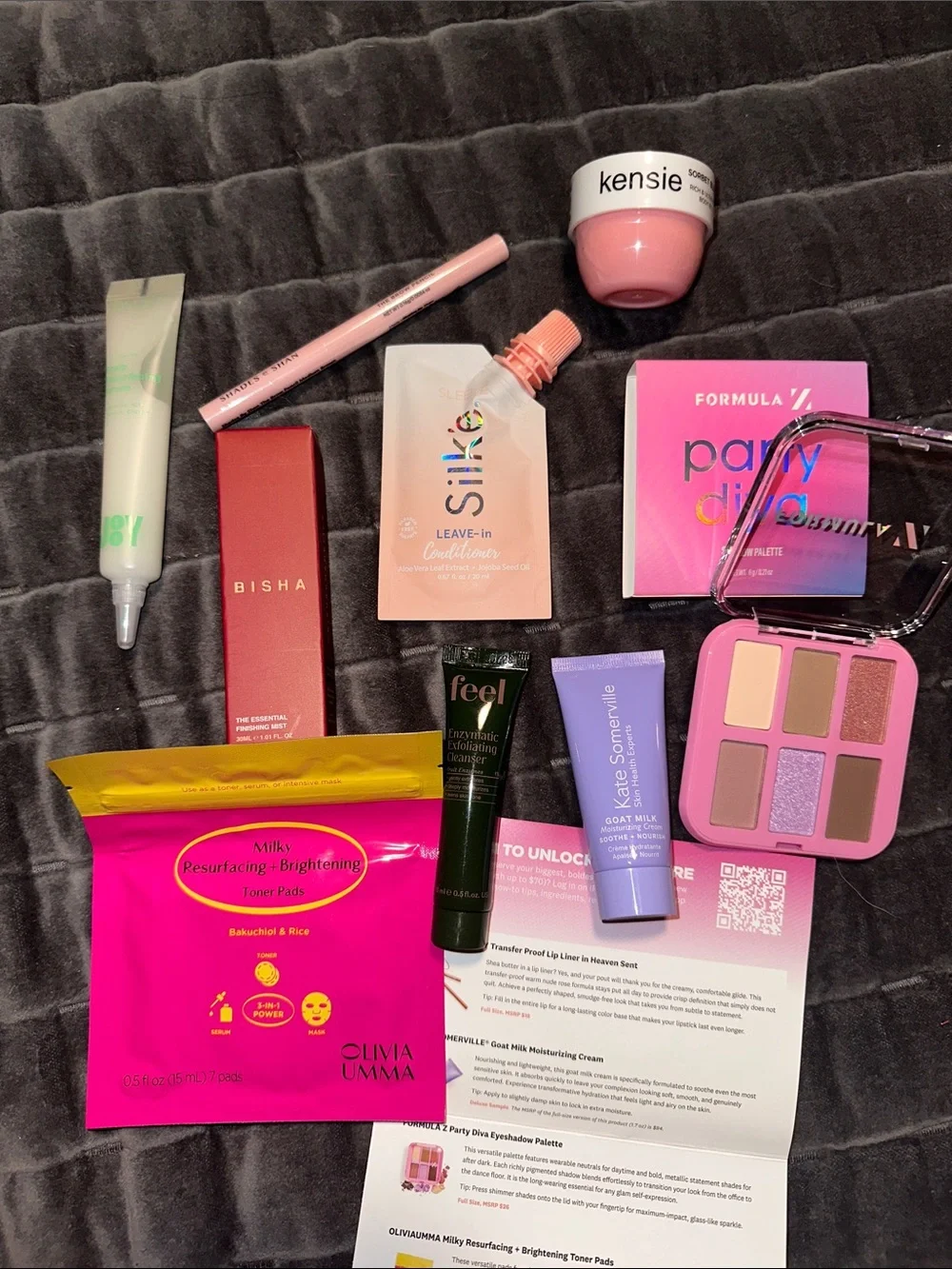 IPSY Pink Bubble Mailer + Cosmetic Bags Set